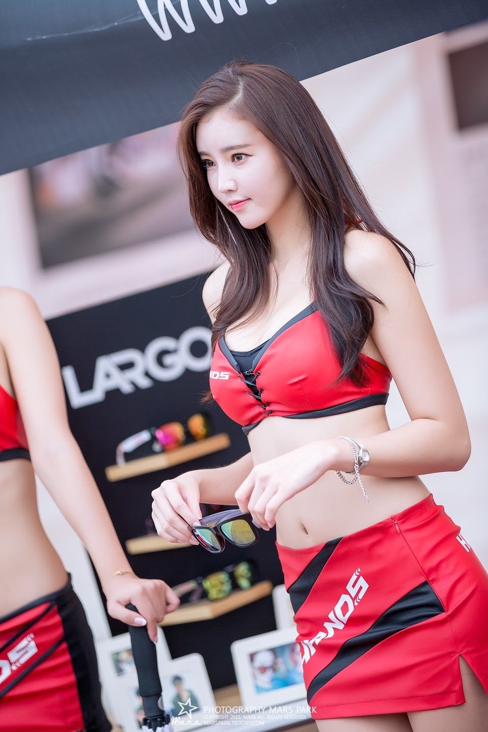 Kim Bora Beautiful Legs Sexy Cosplay Picture and Photo