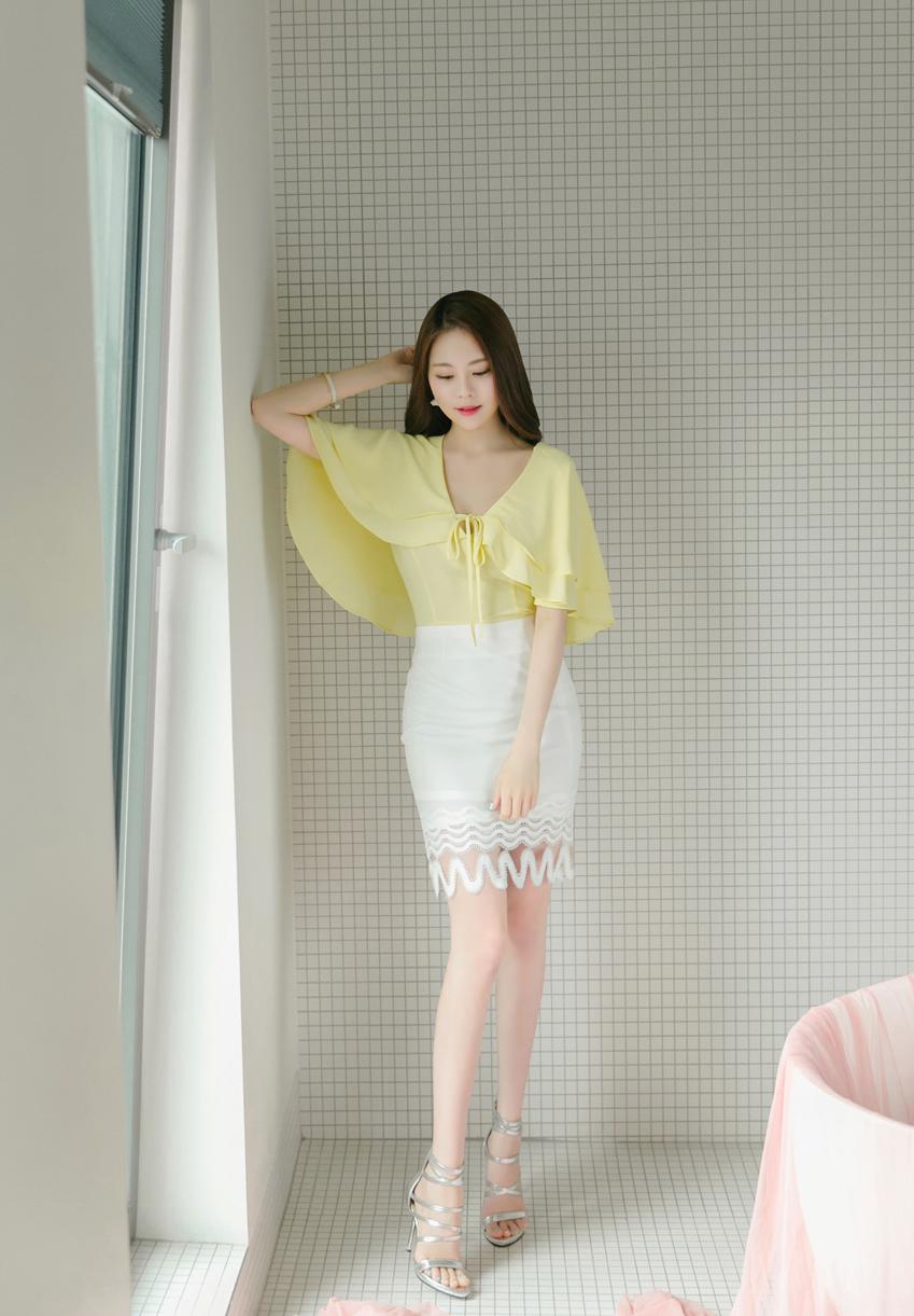 Kim Min Young MQ Clothes Pictures 2