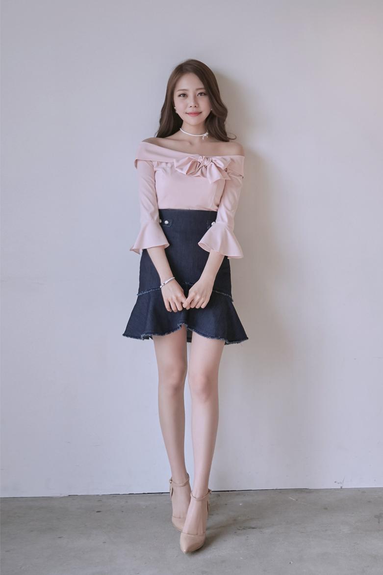 Kim Min Young MQ Clothes Pictures 2