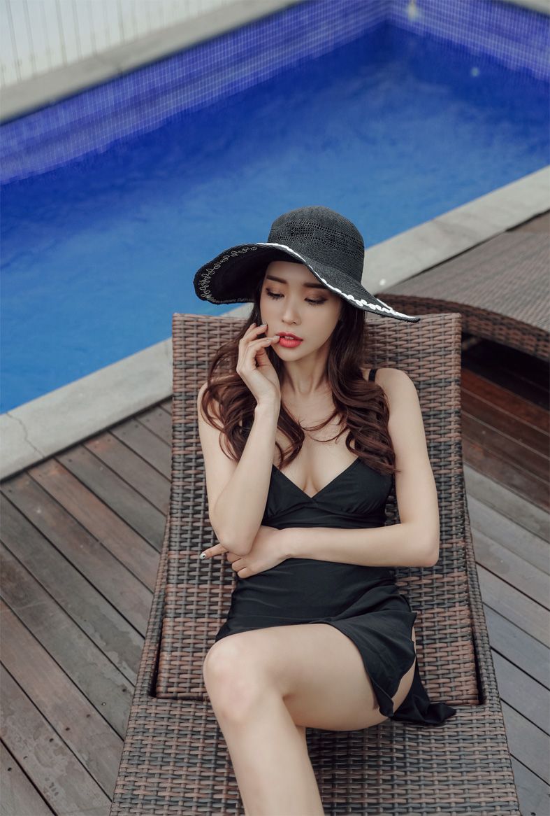 Park Da Hyun Eranzi Bikini Series II