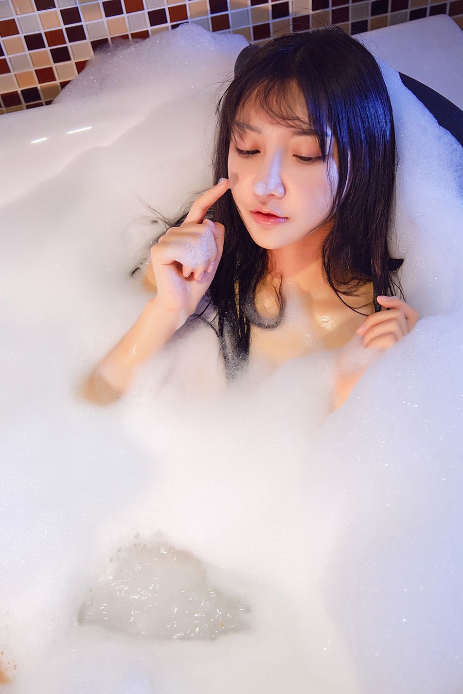 TouTiao Girls Vol. 588 Bubble Love