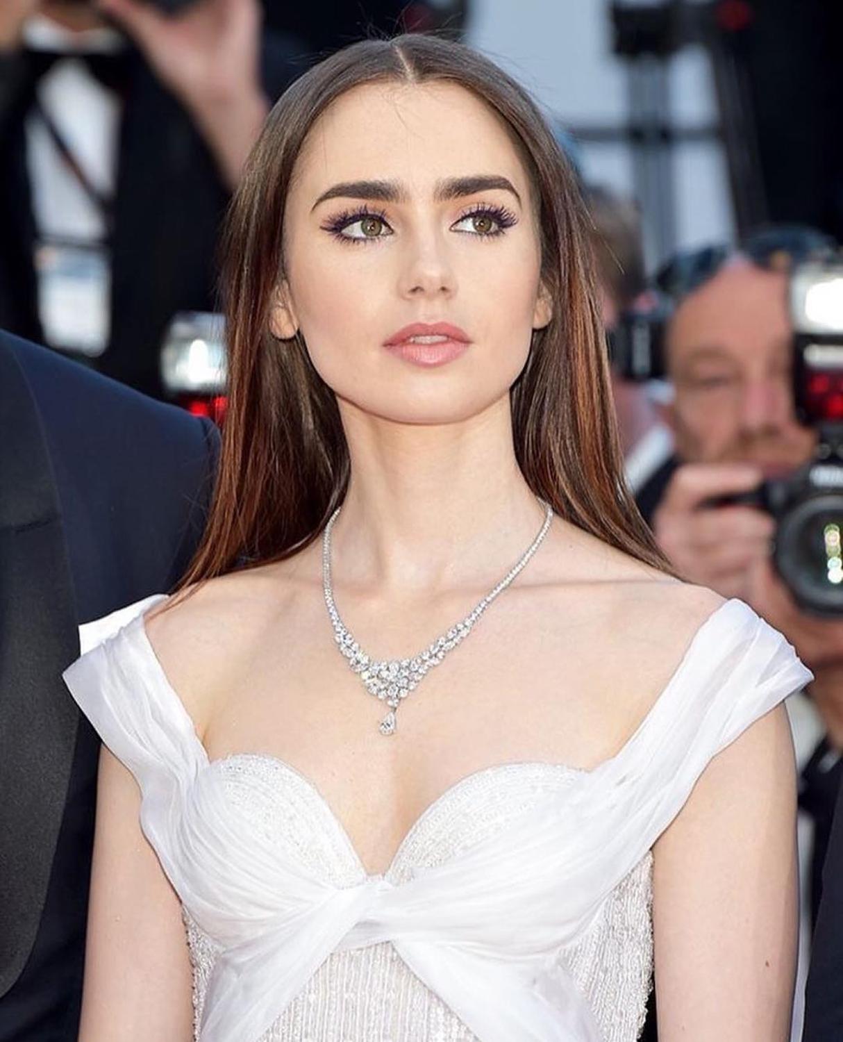 Lily Collins Lovely Lovely Picture and Photo