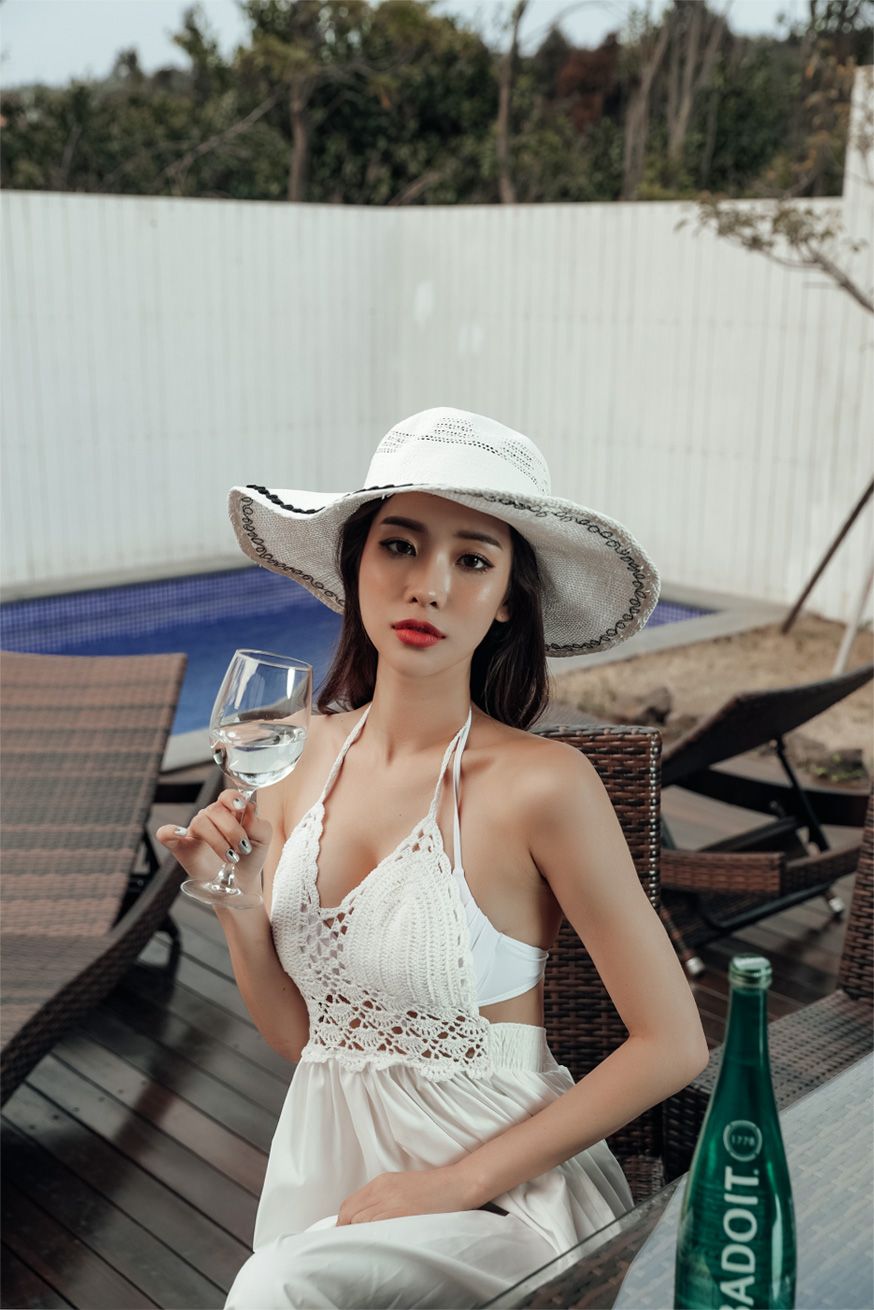 Park Da Hyun Beach Bikini Picture and Photo