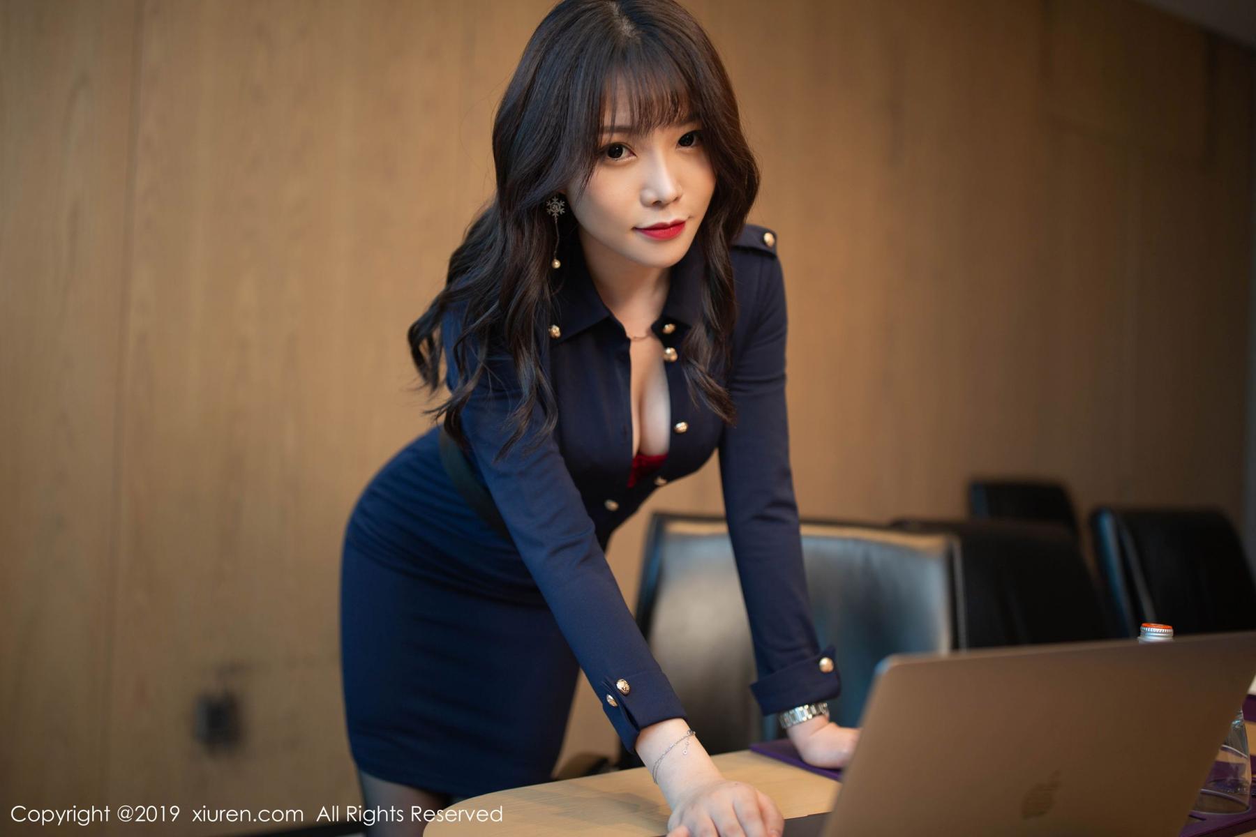 XiuRen Vol. 1839 Zhi Zhi Booty