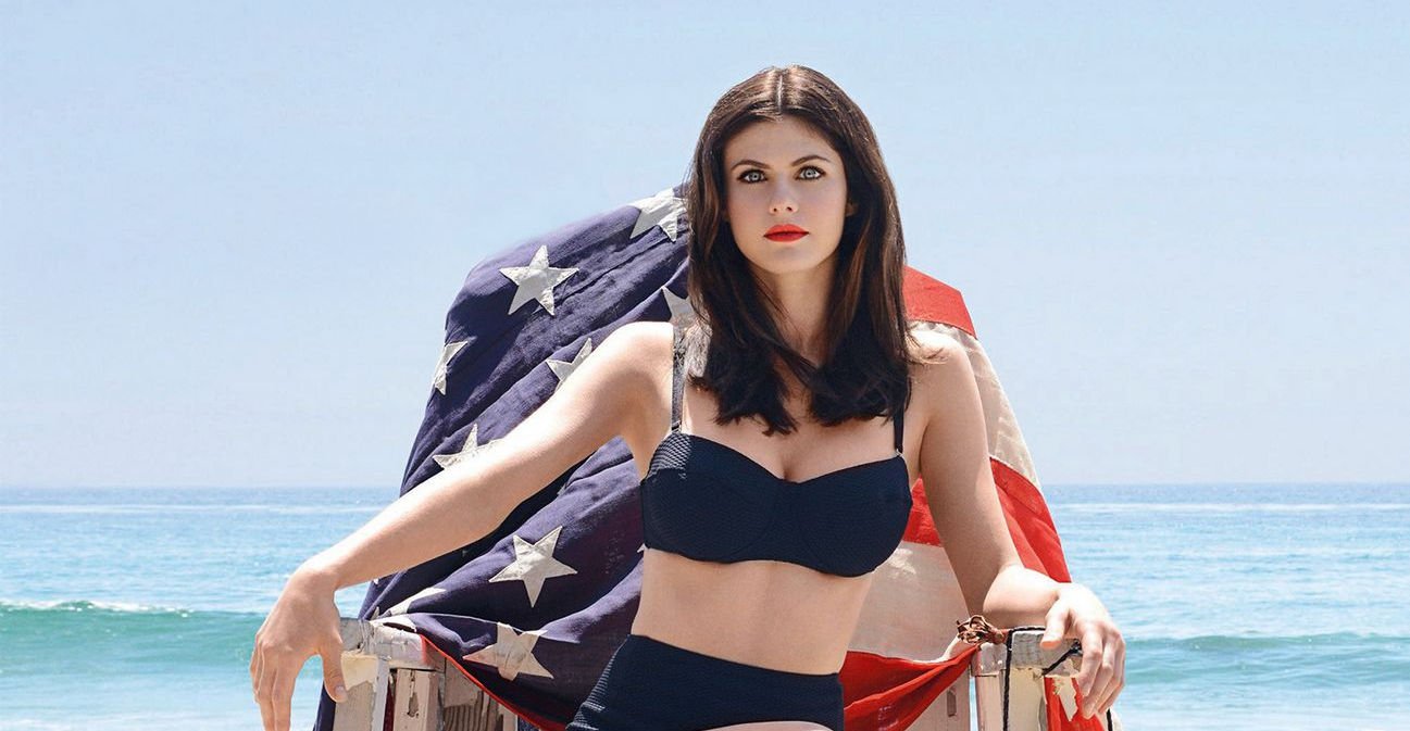 Alexandra Daddario Big Boobs Picture and Photo