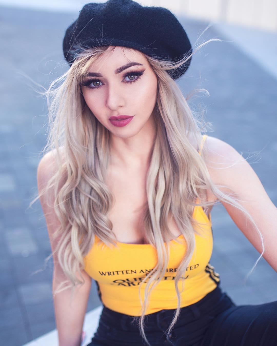 Amy Thunderbolt Cosplay Picture and Photo