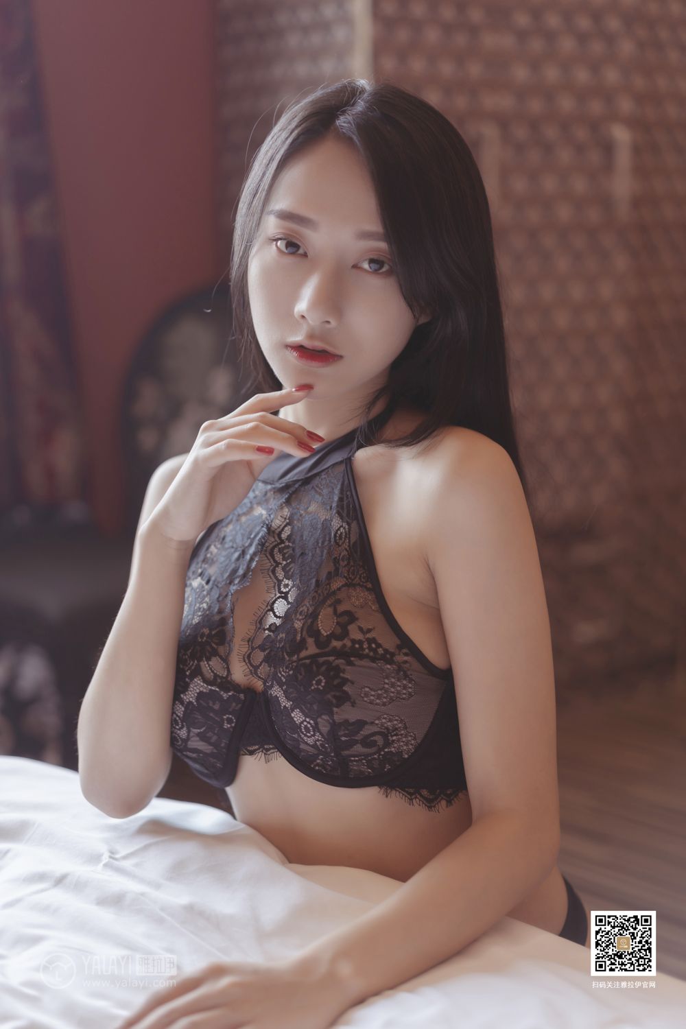 YALAYI Vol. 389 He Jia Ying