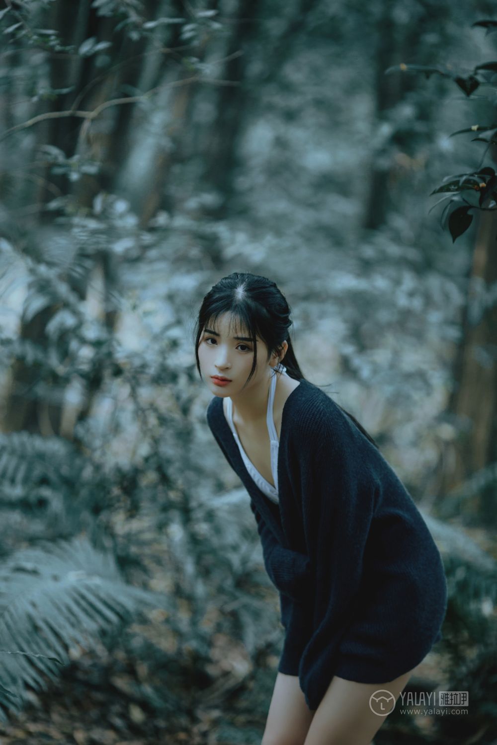 YALAYI Vol. 183 A Girl Walking in the Deep Mountains