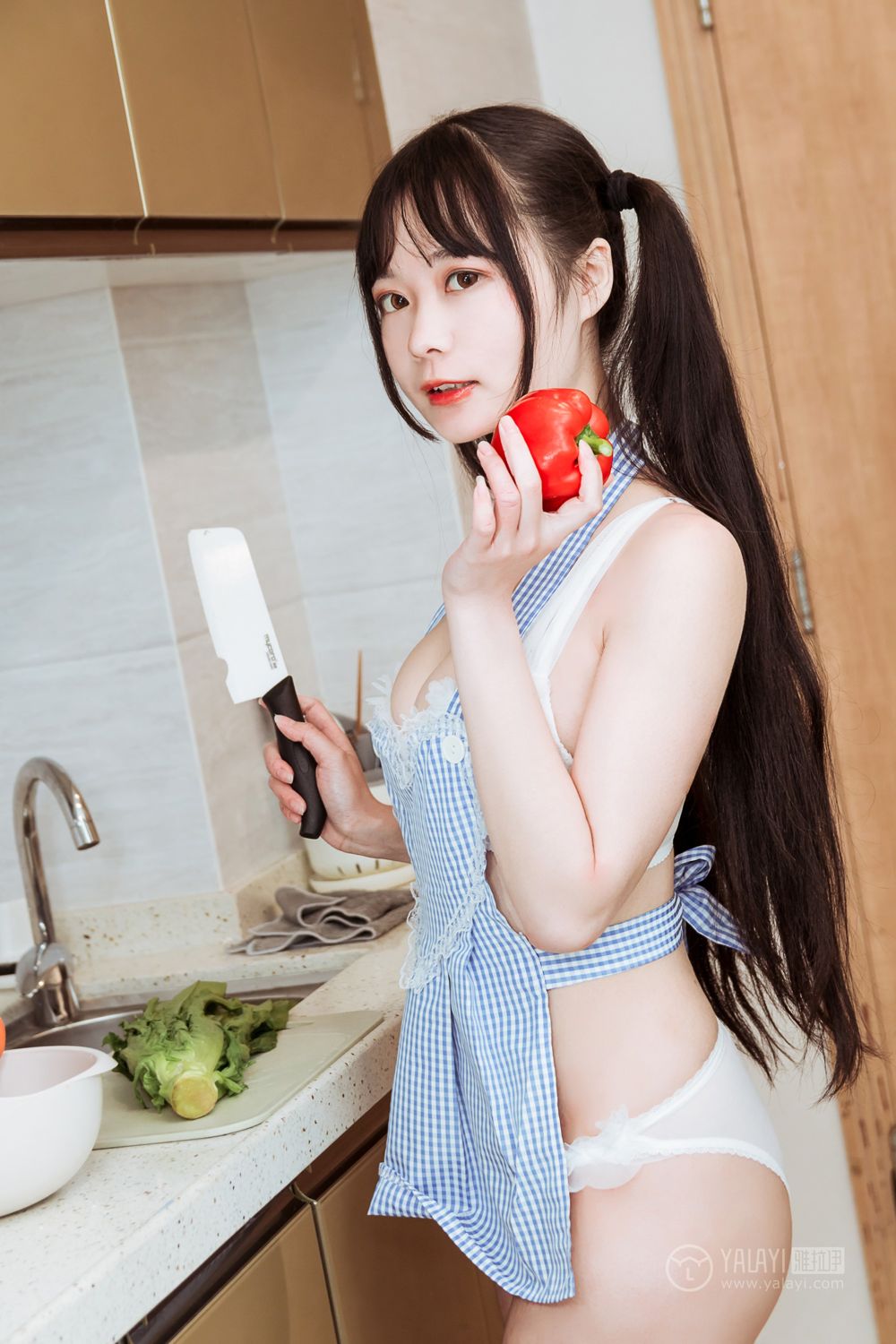 YALAYI Vol. 204 Delicious Kitchen Girl