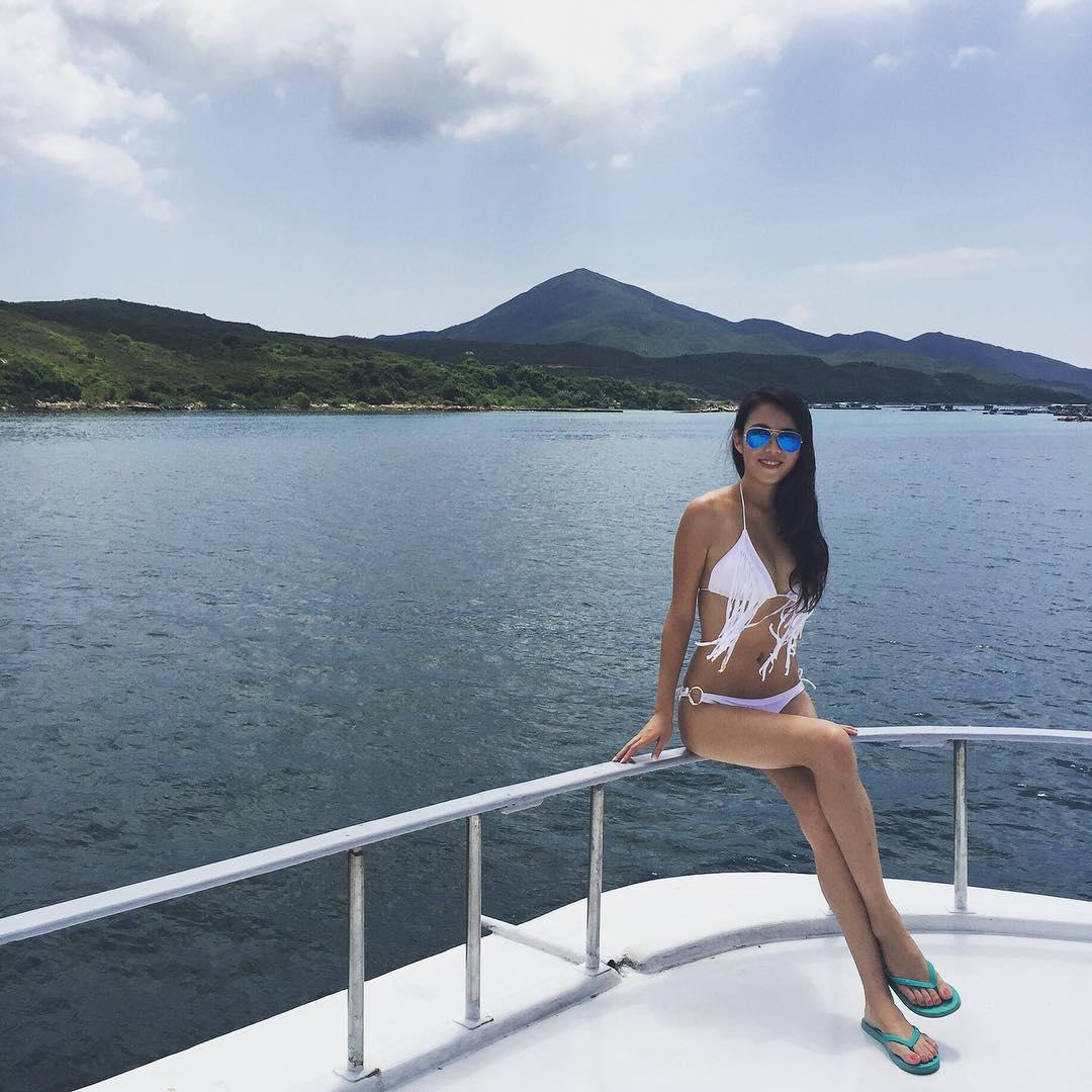 Mandy Ng Bikini Picture and Photo