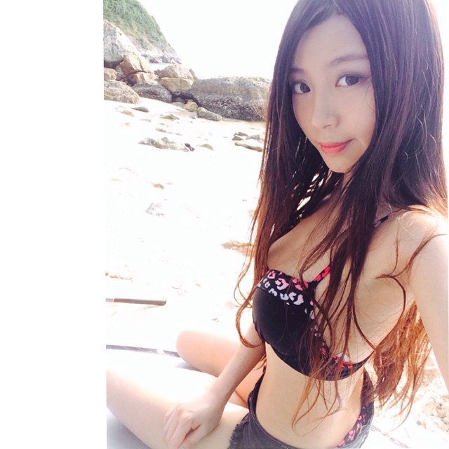 Angel Chan Bikini Lovely Picture and Photo