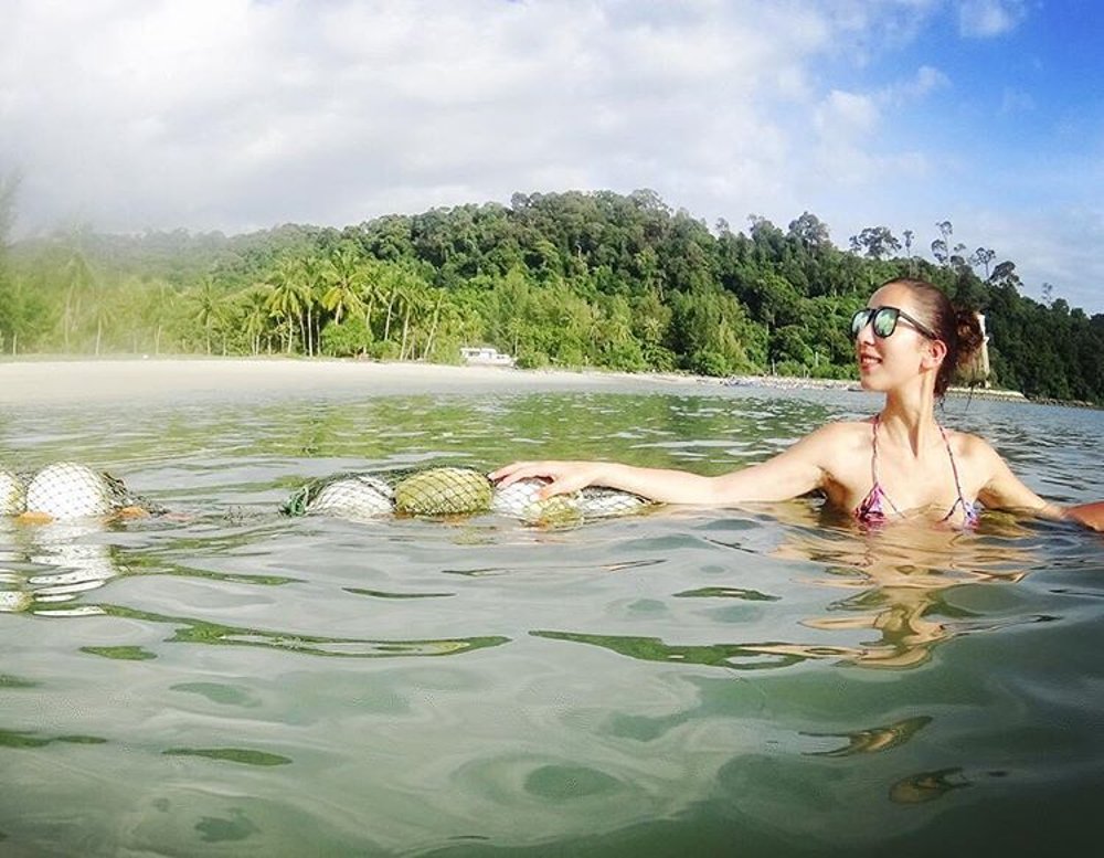 Alycia Chan Sexy Bikini Picture and Photo