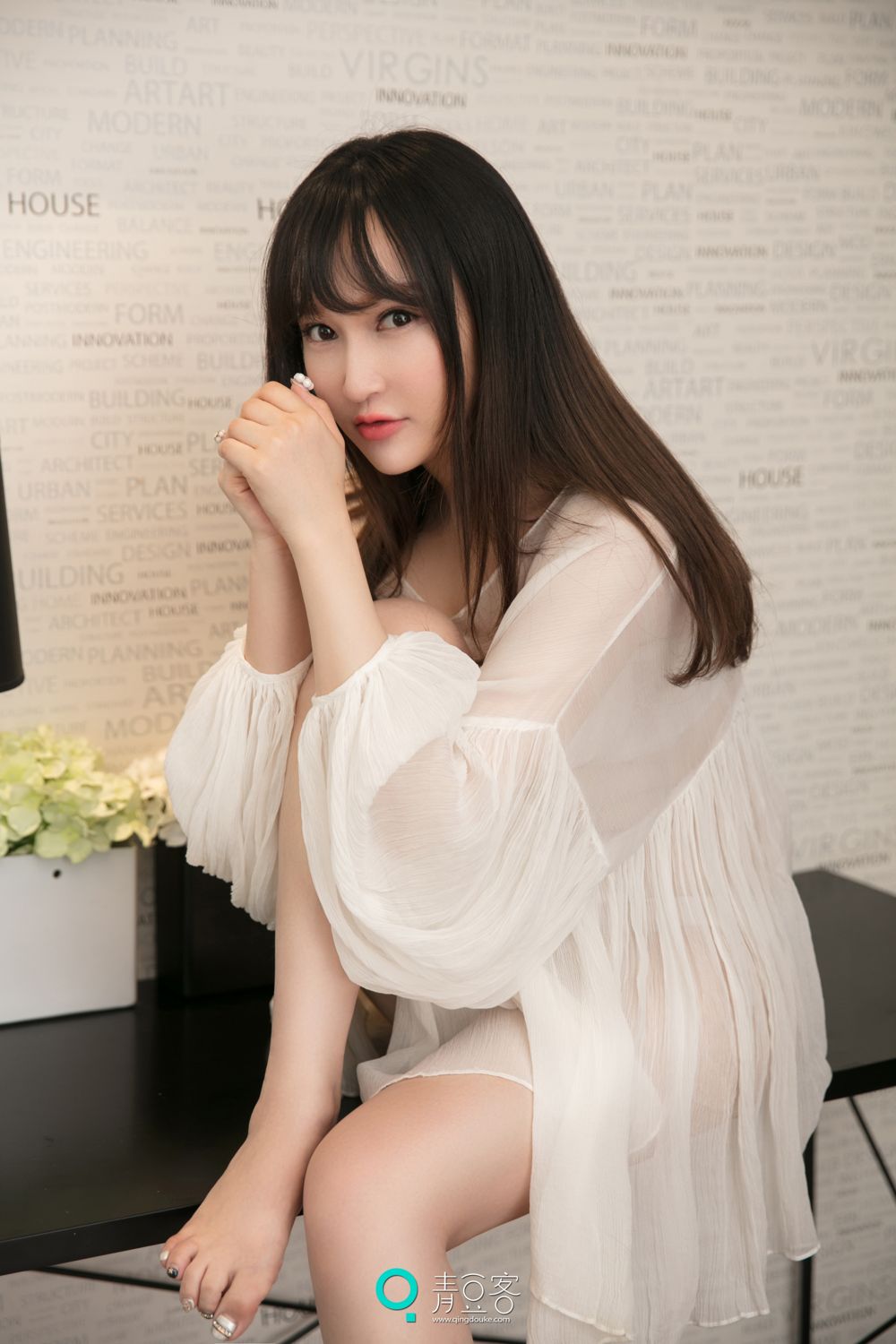 QingDouKe - The Seduction of Maid Underwear