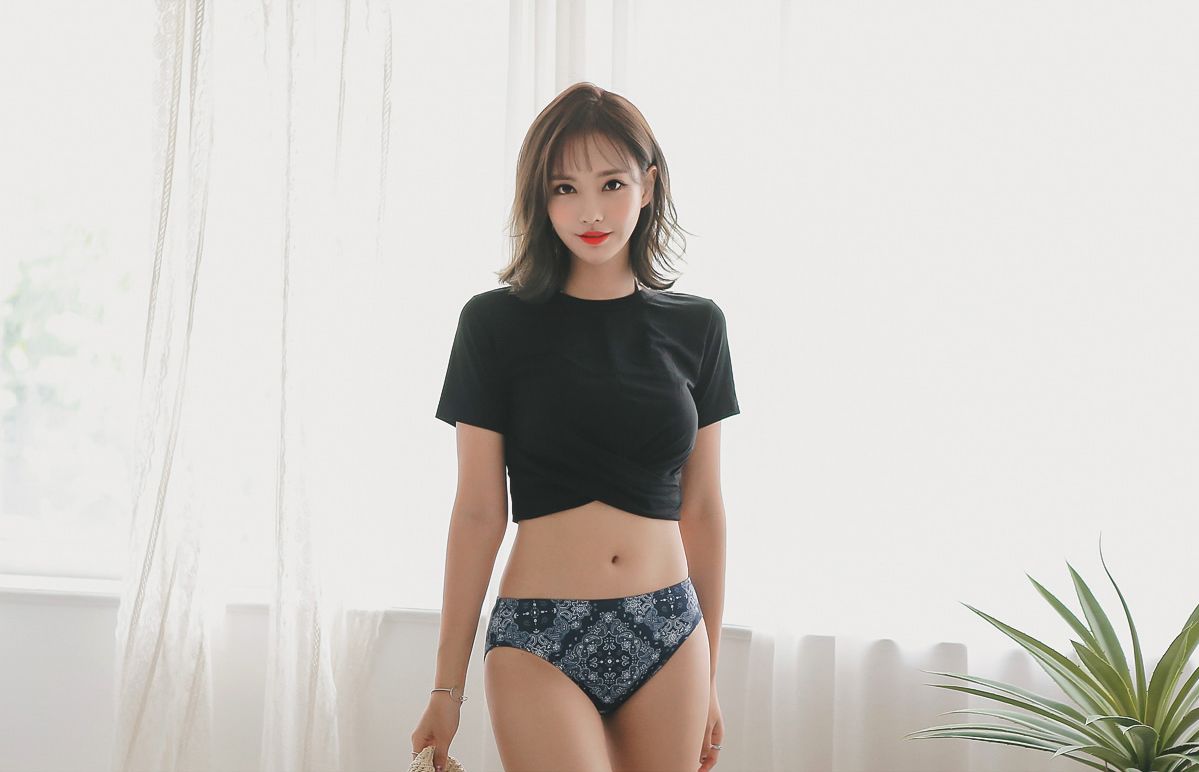 Yeon Ji Eun Maybeach Bikini Series 4