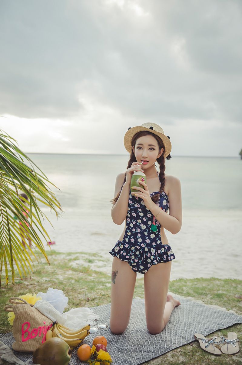 Lee Yeon Jeong MayBeach Bikini Pictures Series 7