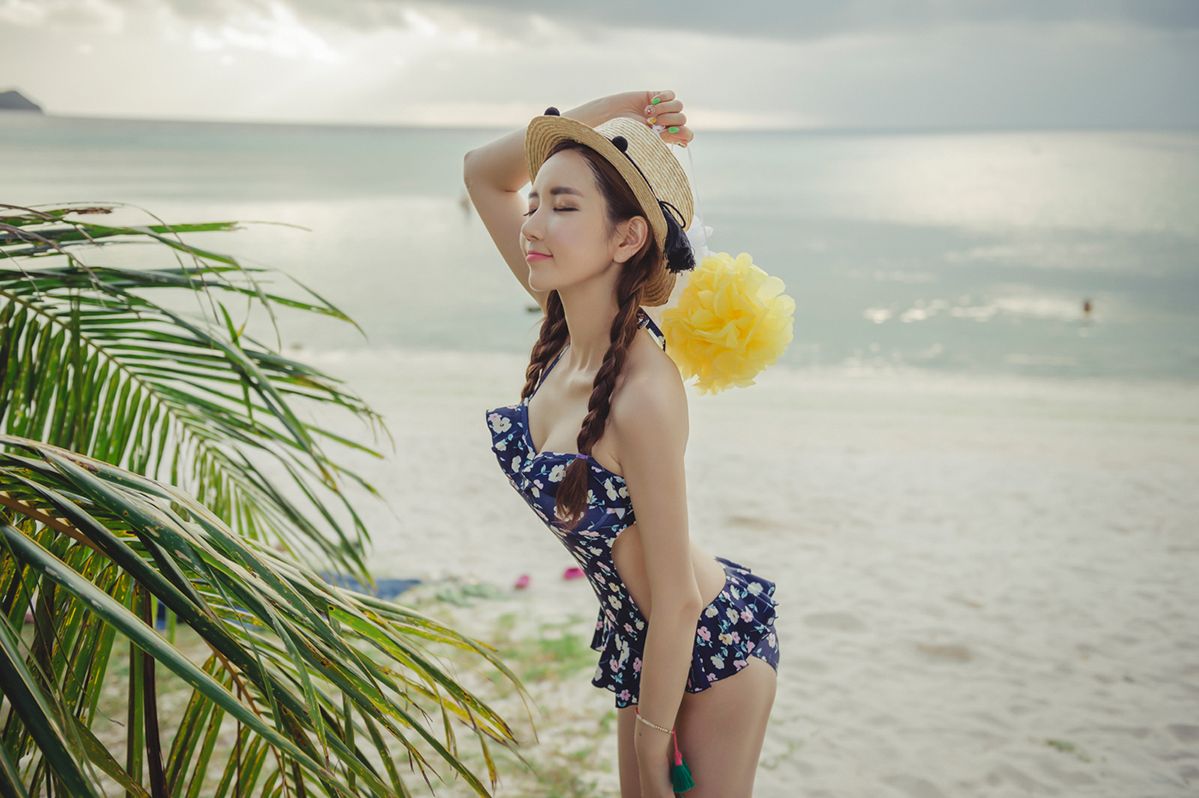 Lee Yeon Jeong MayBeach Bikini Pictures Series 7