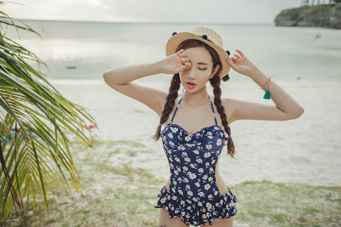 Lee Yeon Jeong MayBeach Bikini Pictures Series 7