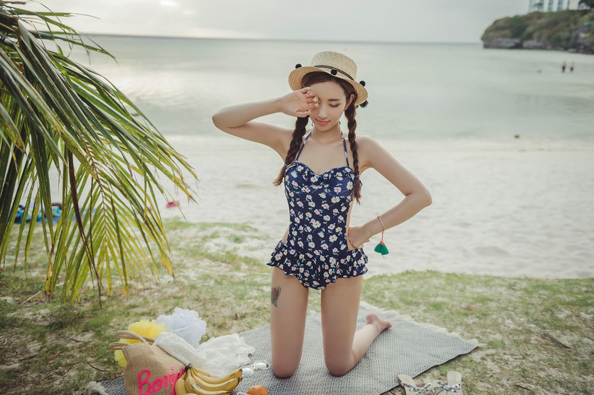 Lee Yeon Jeong MayBeach Bikini Pictures Series 7