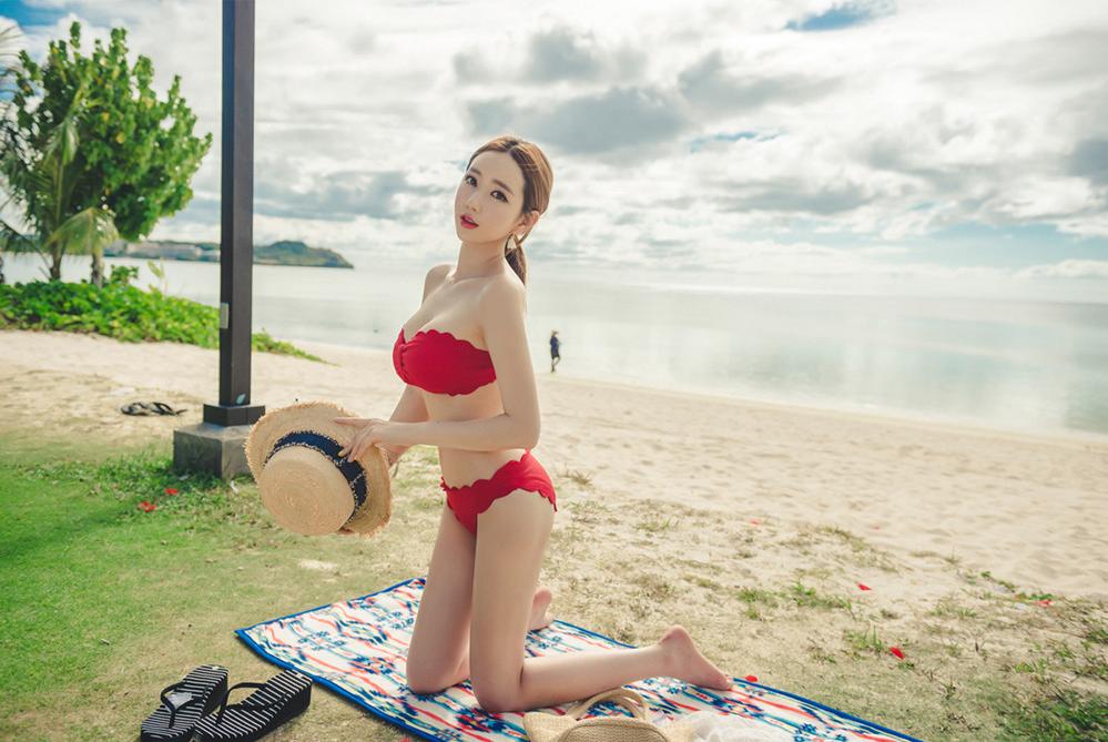 Lee Yeon Jeong MayBeach Bikini Pictures Series 5