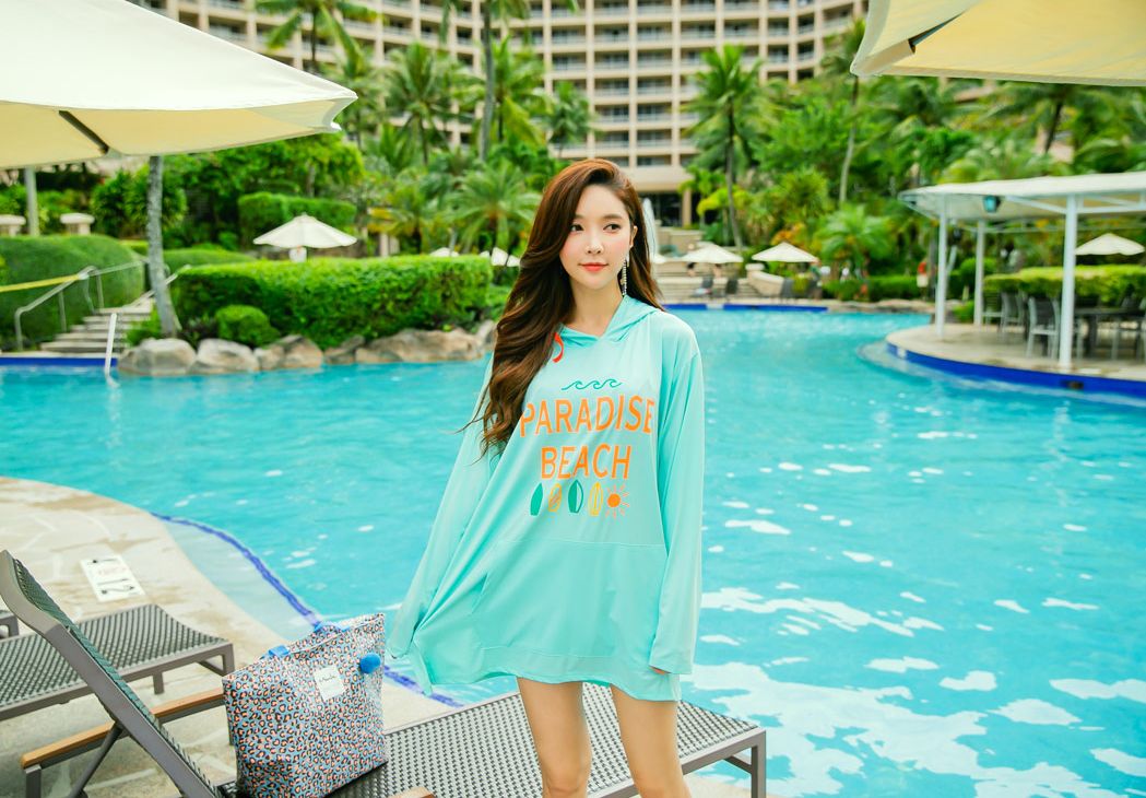 Park Soo Yeon Beach Temperament Picture and Photo