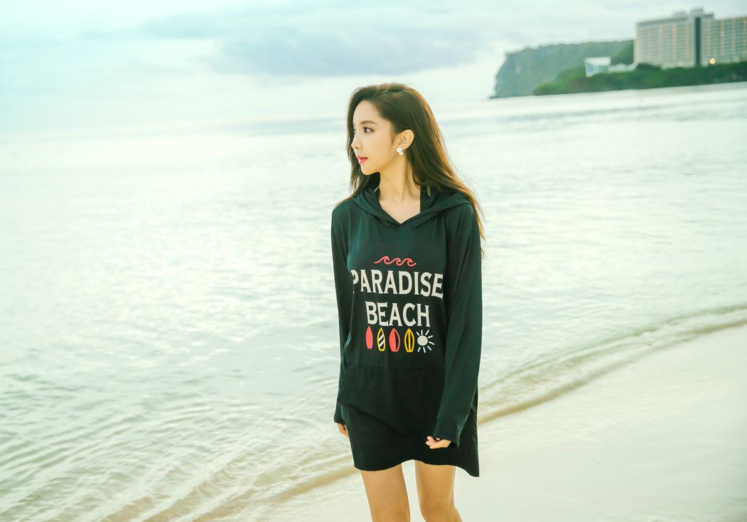 Park Soo Yeon Beach Temperament Picture and Photo