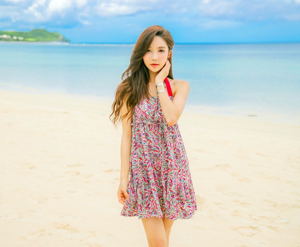 Park Soo Yeon Beach Temperament Picture and Photo