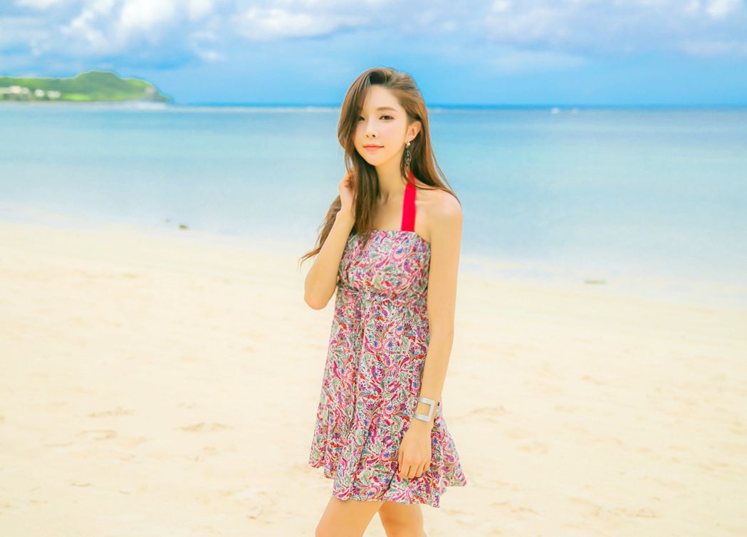 Park Soo Yeon Beach Temperament Picture and Photo