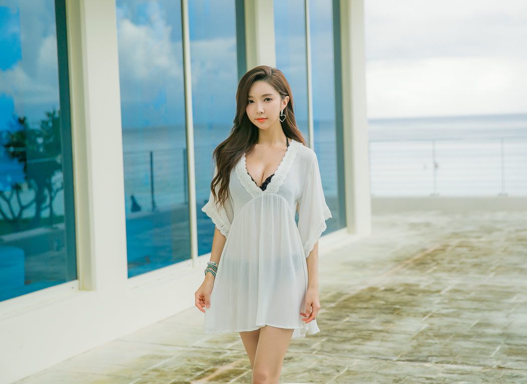 Park Soo Yeon Beach Temperament Picture and Photo