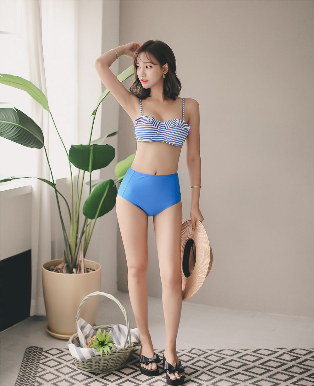 Yeon Ji Eun Lovely Bikini Picture and Photo