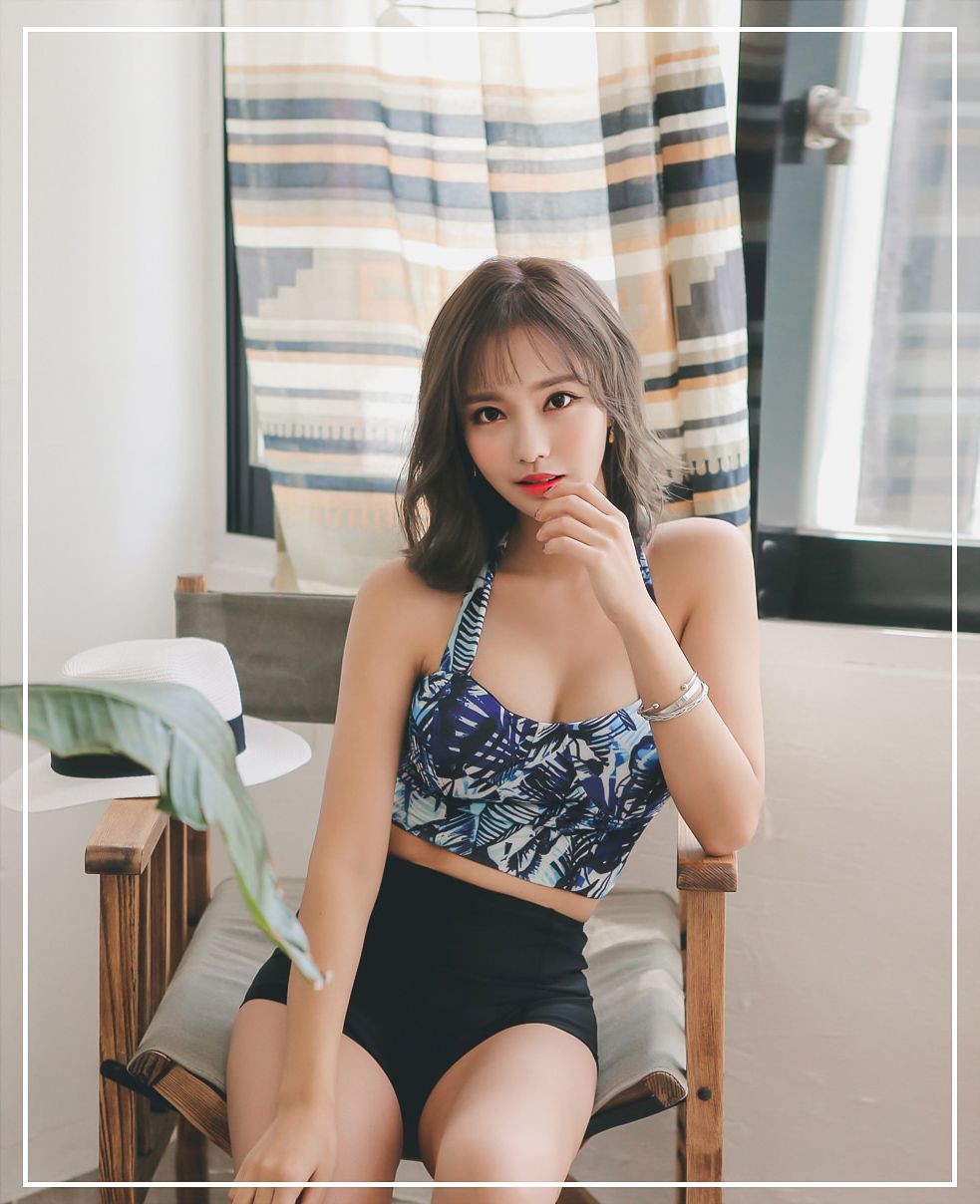 Yeon Ji Eun Lovely Bikini Picture and Photo