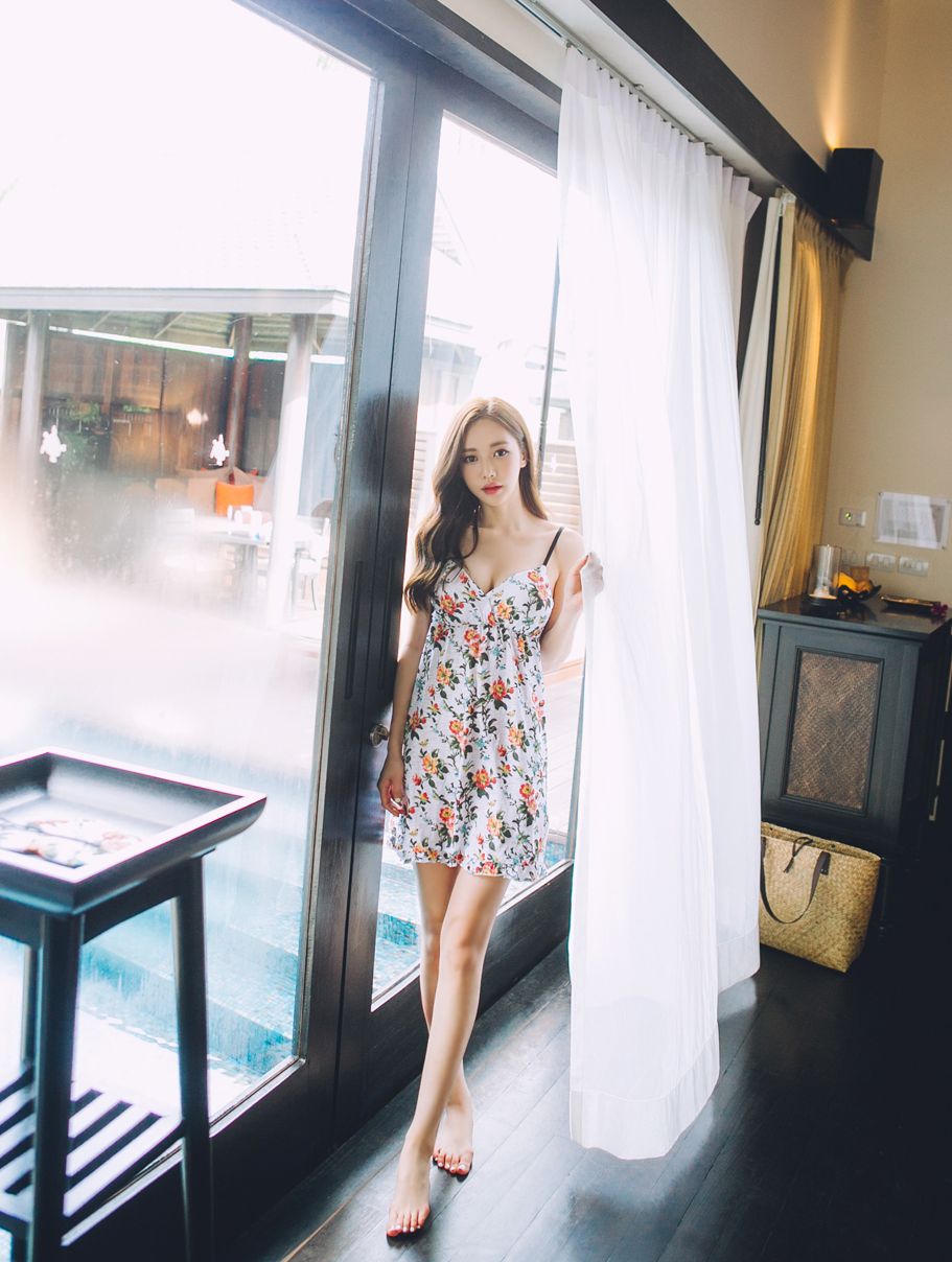 Son Yoon Joo 2017 Phuket Island Skirt Picture Series 1