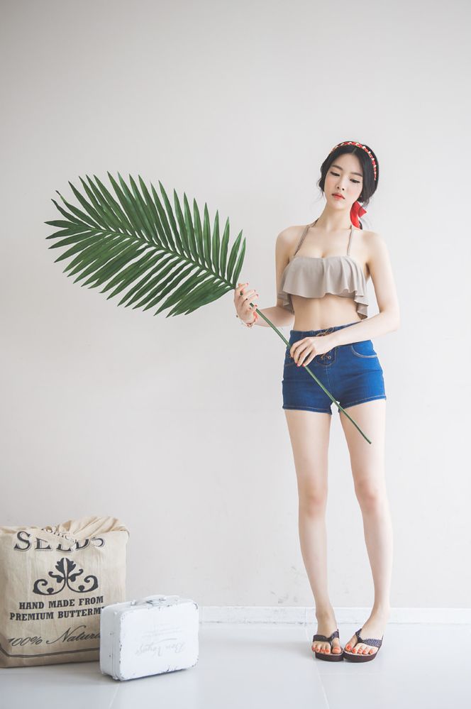 Park Jung Yoon 2016 Bikini and Swimwear Pictures 2