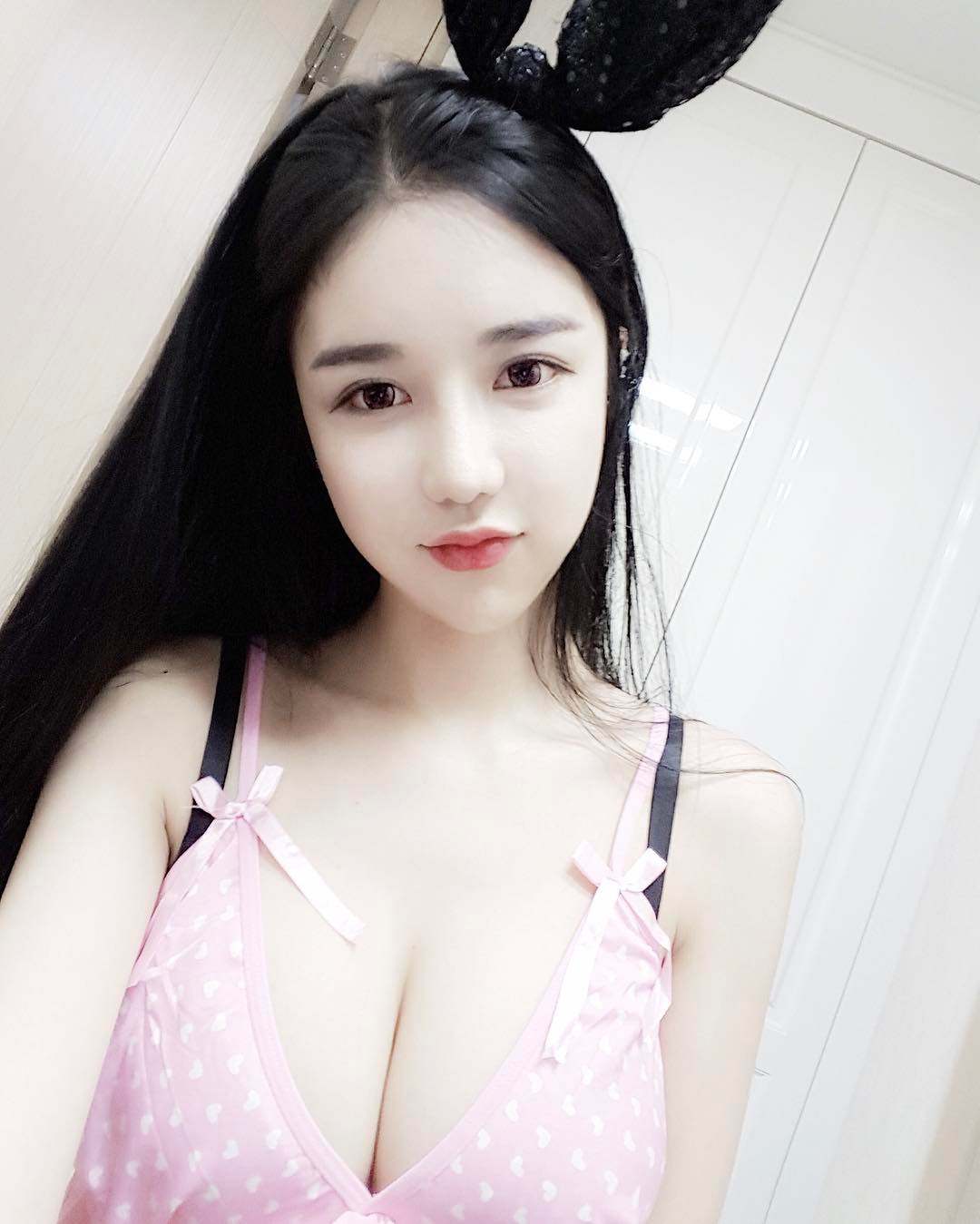 Lee Soo Bin Huge Tits Hot Selfies Picture and Photo