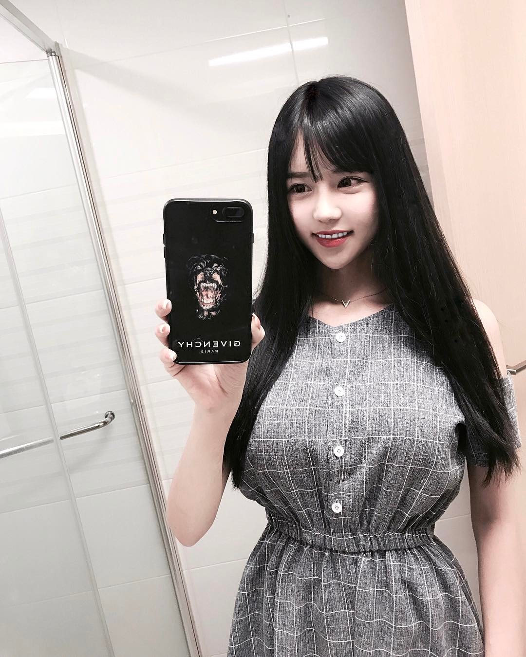 Lee Soo Bin Huge Tits Hot Selfies Picture and Photo