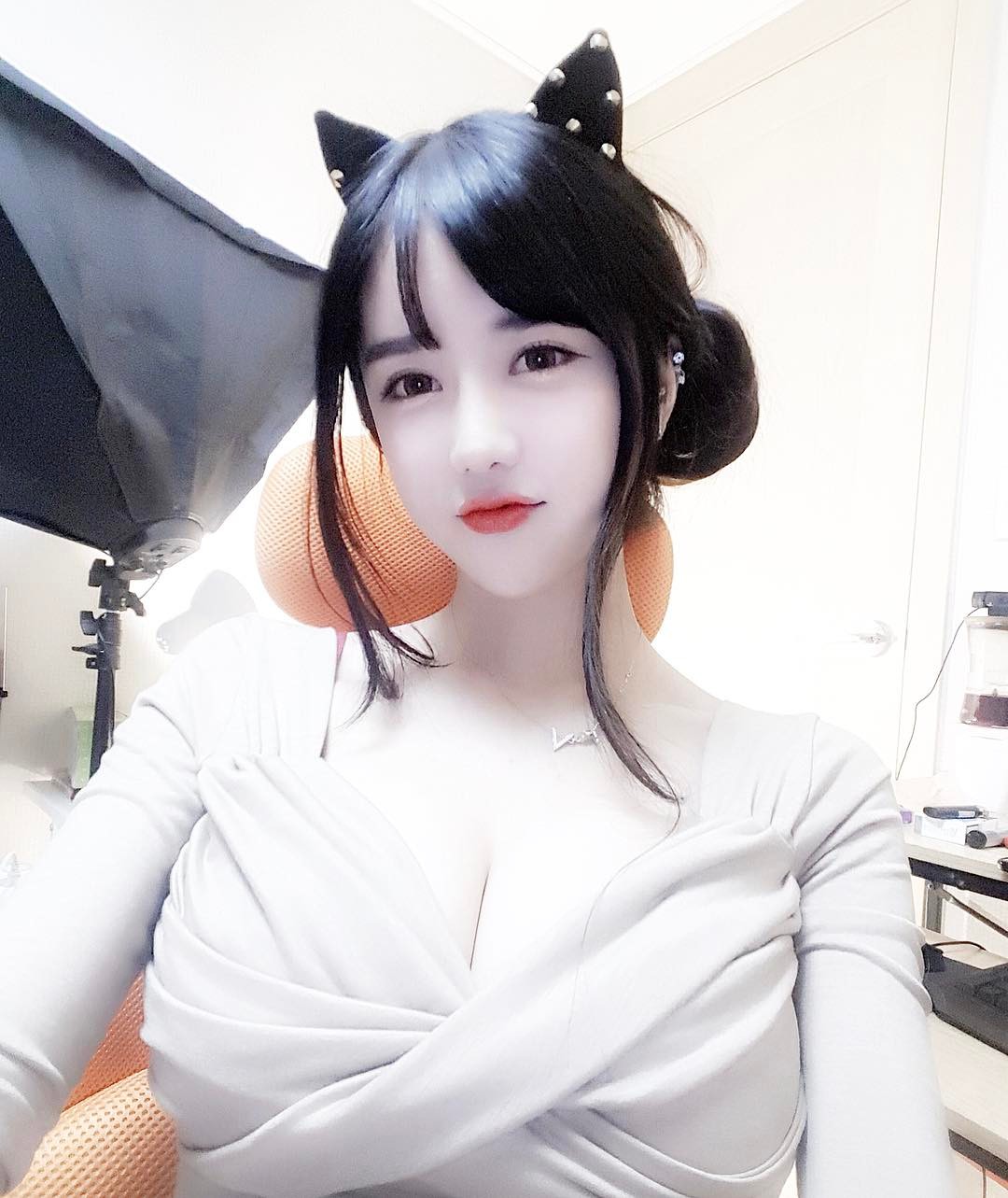 Lee Soo Bin Huge Tits Hot Selfies Picture and Photo