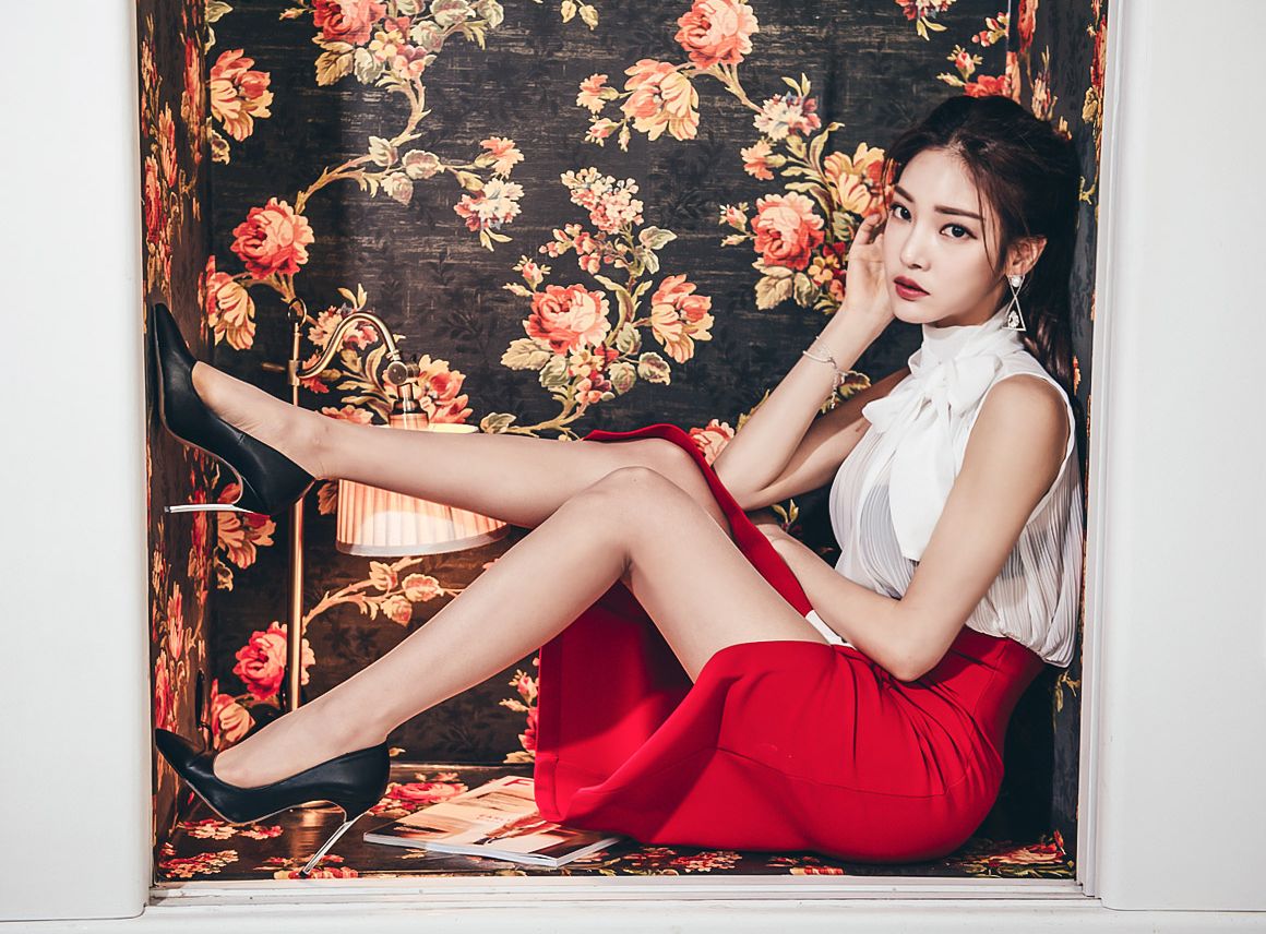 Park Jung Yoon Beautiful Legs Temperament Picture and Photo