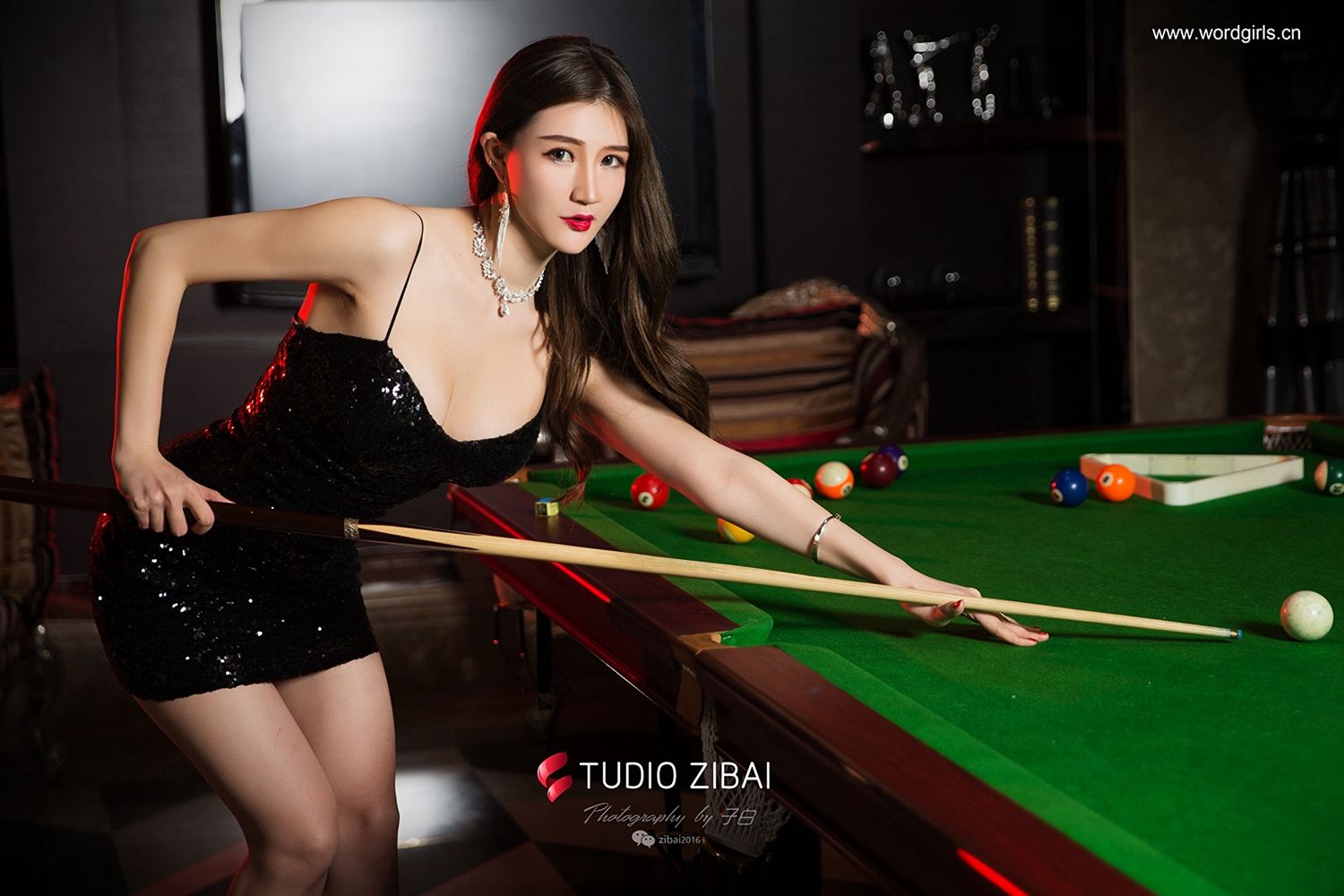 [TouTiao Girls] 2019-10-20 Billiard Queen