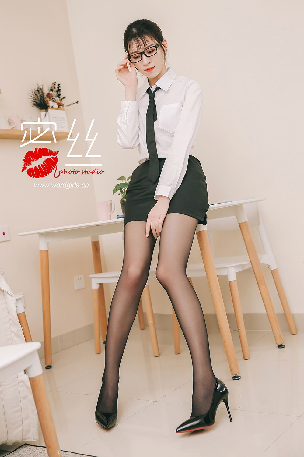 [uTiao Girls] MISSLEG Vol.001 Miss Intermediary