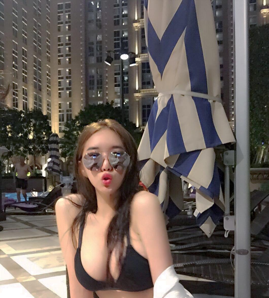 Park Li Lo Pure Bikini Picture and Photo