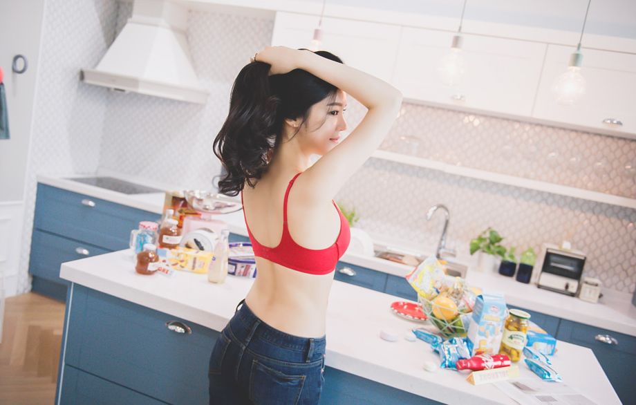 Park Jung Yoon 2016 Cool Bra Picture and Photo