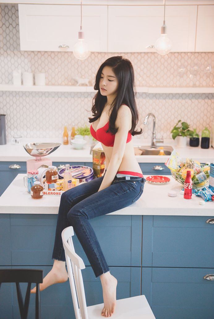 Park Jung Yoon 2016 Cool Bra Picture and Photo