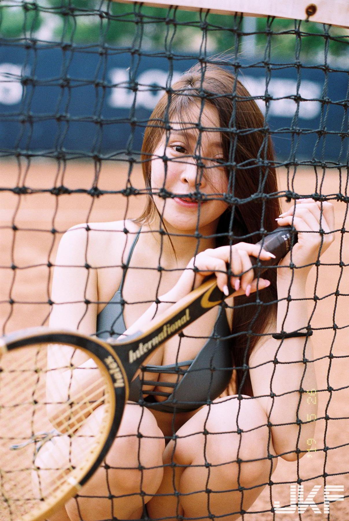 Elves on the Tennis Court