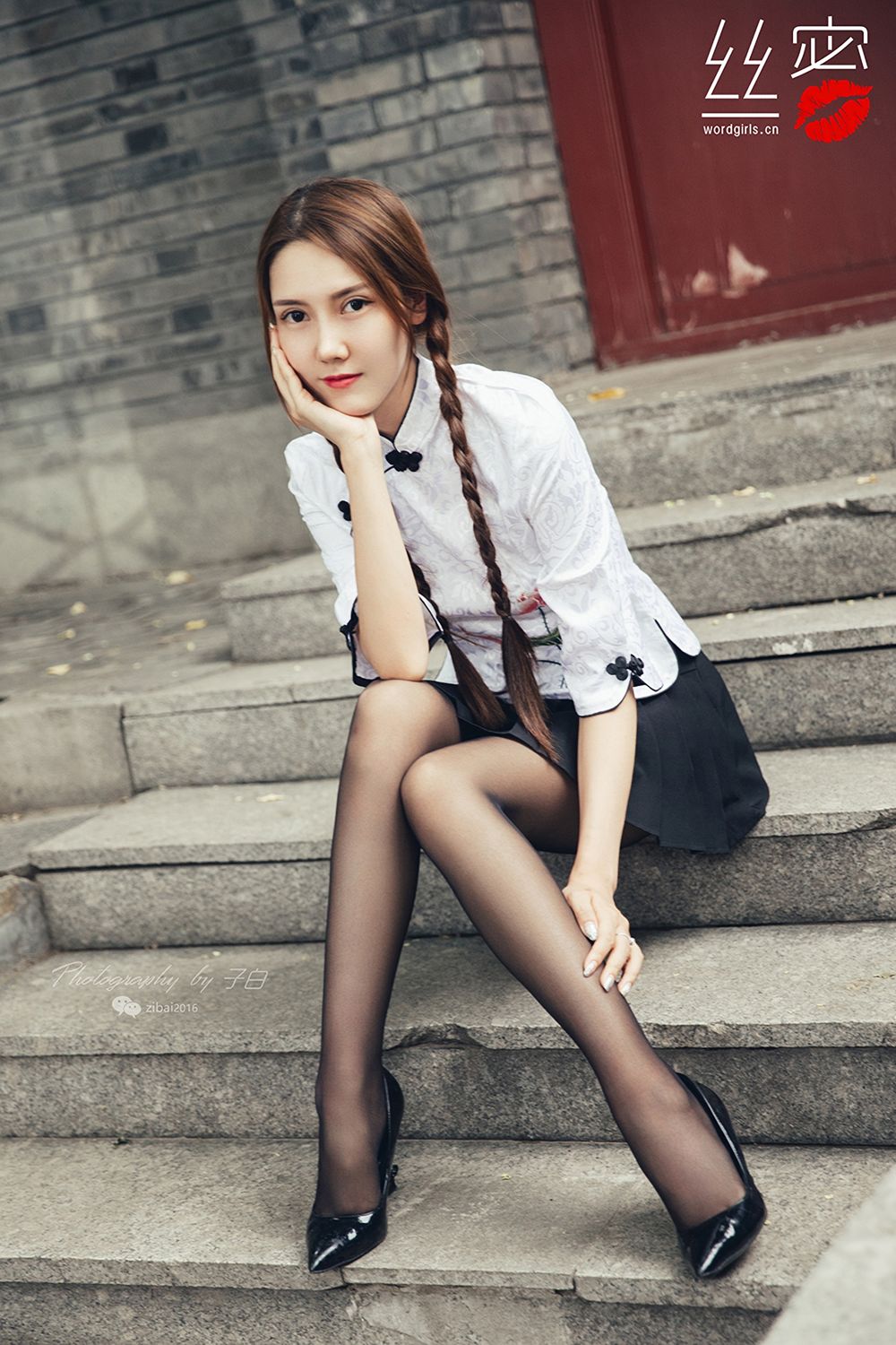 [TouTiao Girls] The black silk chick in the alley