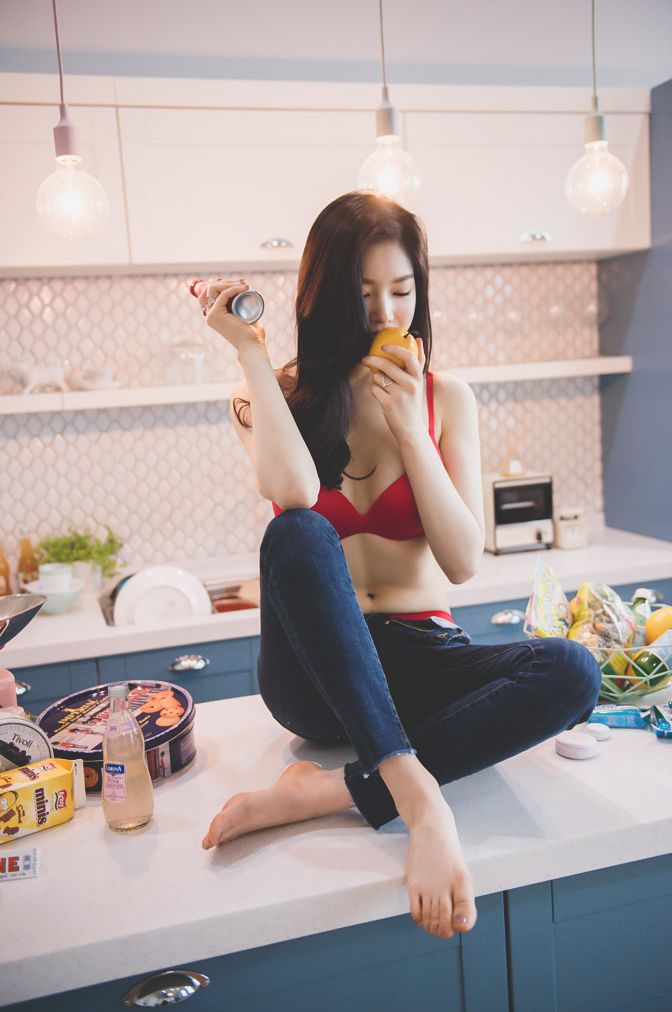 Park Jung Yoon 2016 Cool Bra Picture and Photo