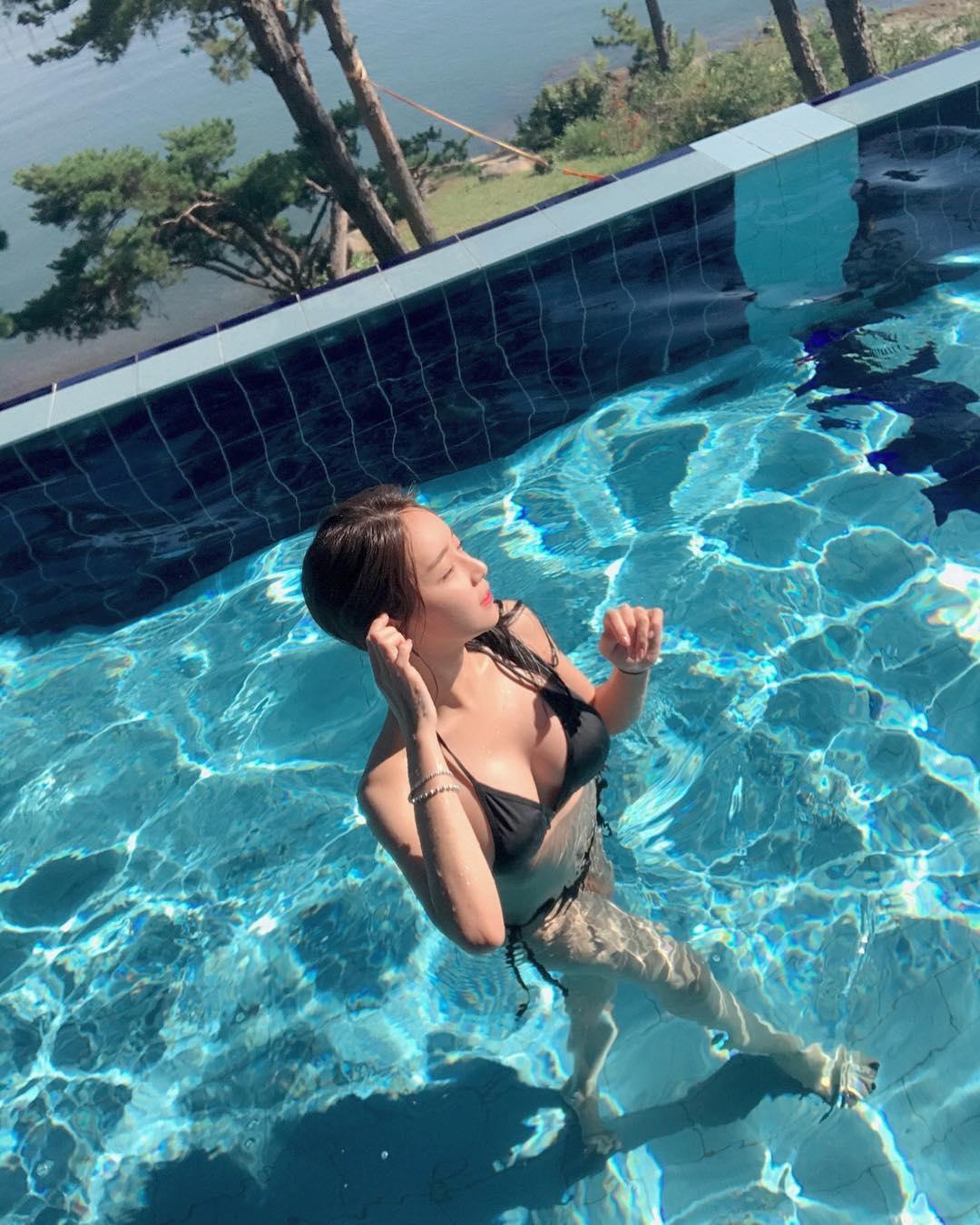 Park Li Lo Pure Bikini Picture and Photo