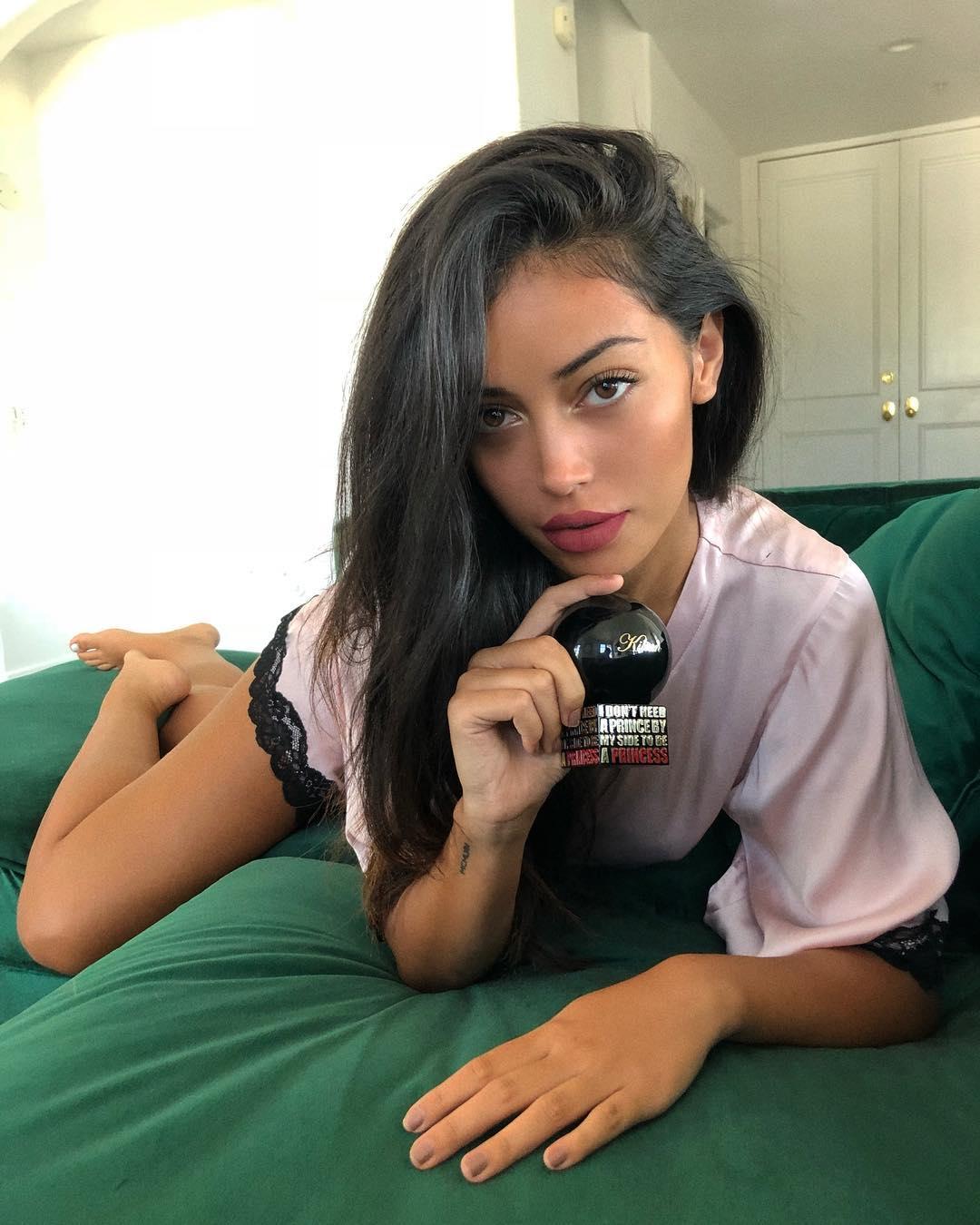 Cindy Kimberly Wild Wheat Skin Picture and Photo