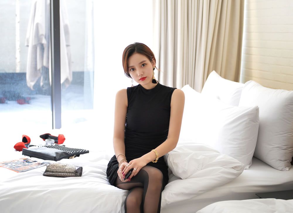 Son Yoon Joo Beautiful Legs Temperament Pure Picture and Photo