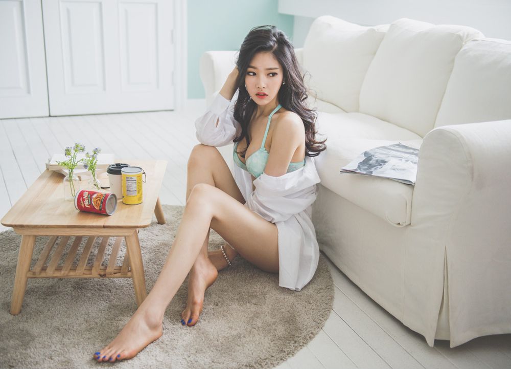 Park Jung Yoon 2016 Cool Bra Picture and Photo