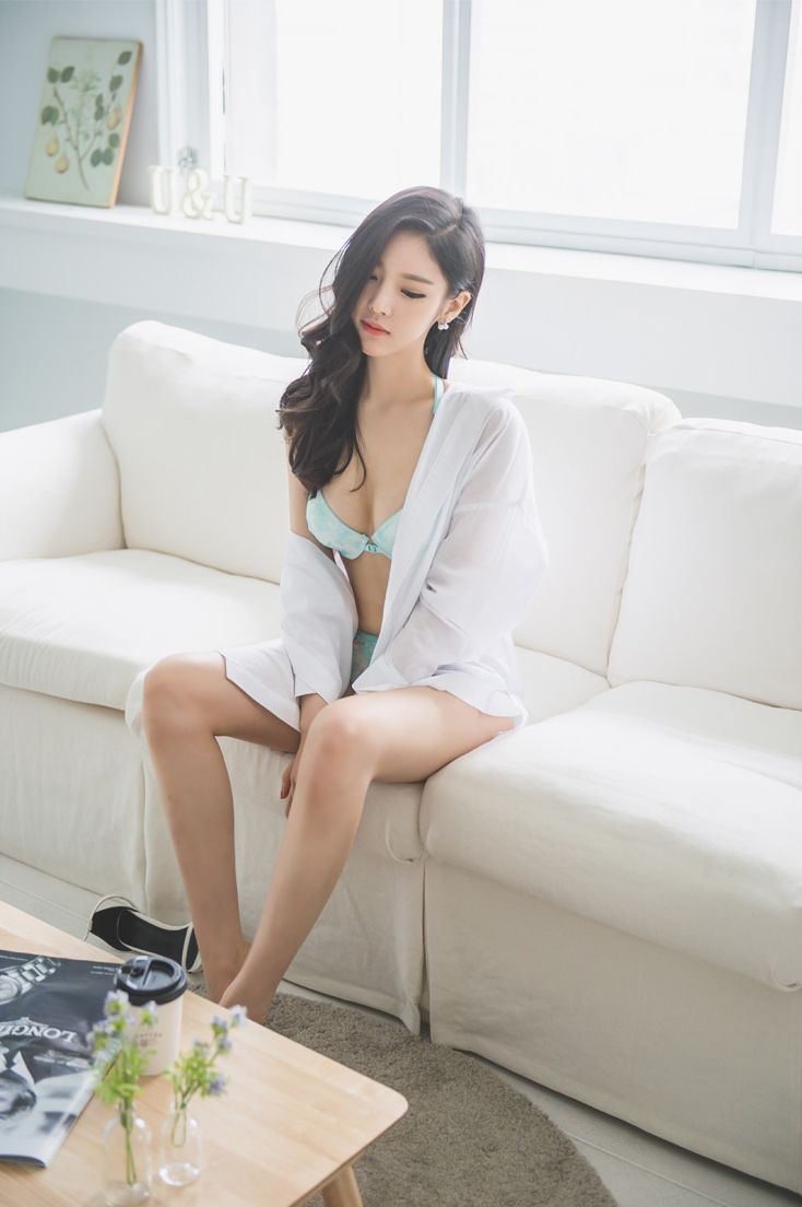 Park Jung Yoon 2016 Cool Bra Picture and Photo