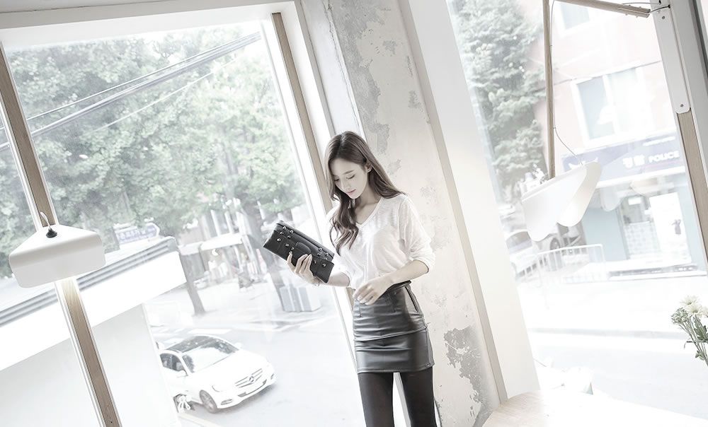 Son Yoon Joo Beautiful Legs Temperament Pure Picture and Photo